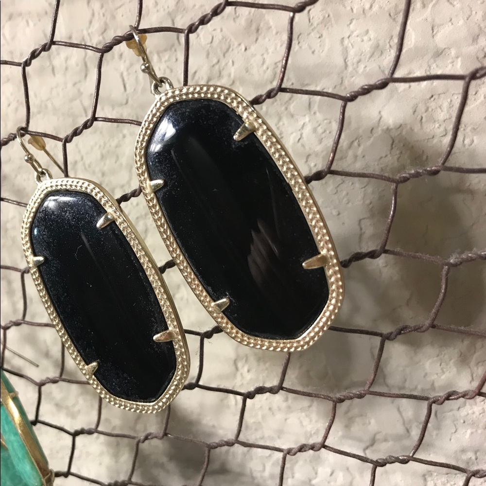 Black Kendra Scott Danielle (LARGE) Earrings